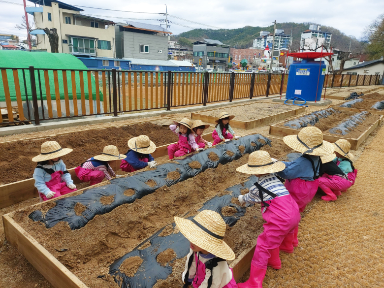 의성읍 도동리 도시재생뉴딜사업의 일환으로 지난달 3월 공개모집을 거처 도동 공동마을텃밭분양을 완료했다. 사진제공=의성군